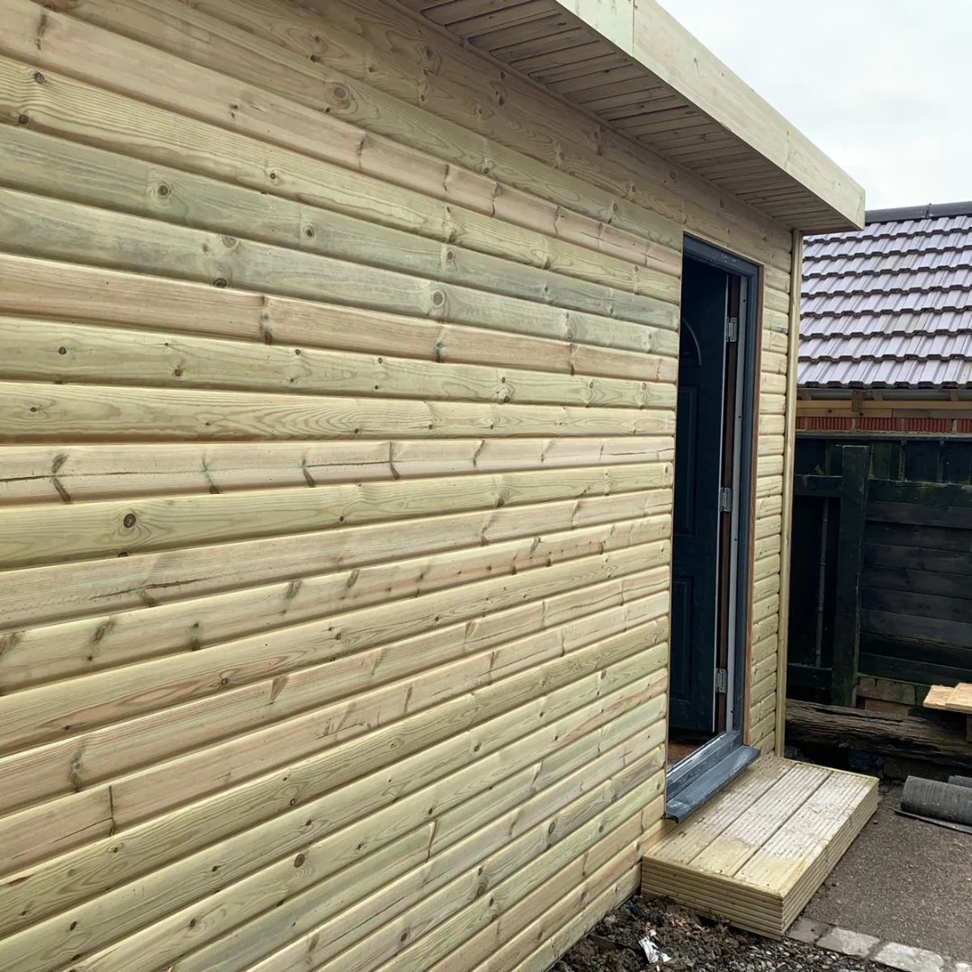 Treated Redwood Loglap Cladding 22mm x 125mm - Image 3