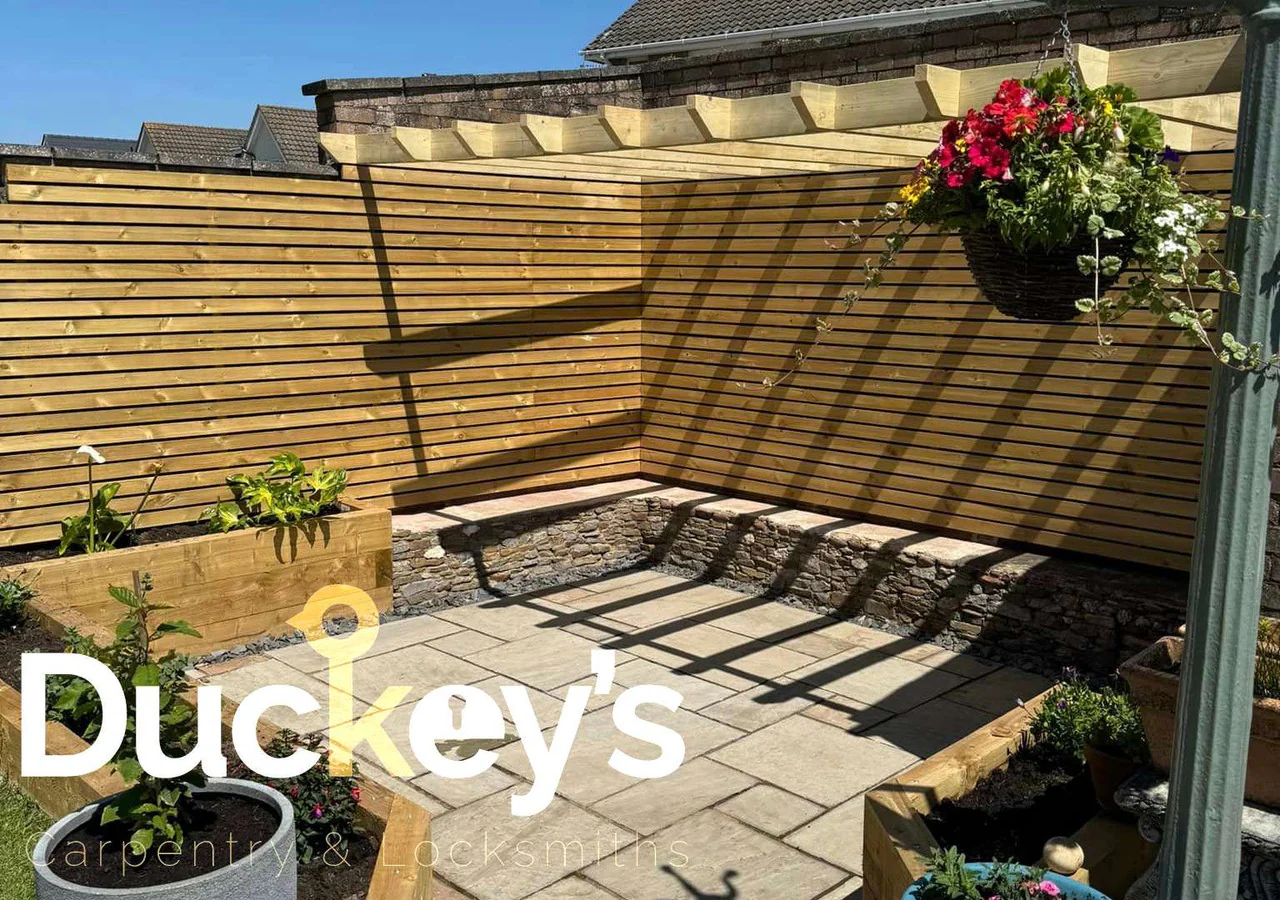 Venetian Hit & Miss Slatted Fence Cladding 22mm x 75mm - Image 5